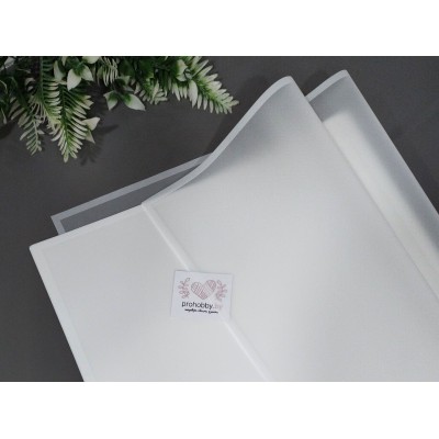 Плёнка для цветов матовая с кантом, 58*58 см, цвет прозрачный матовый/белый