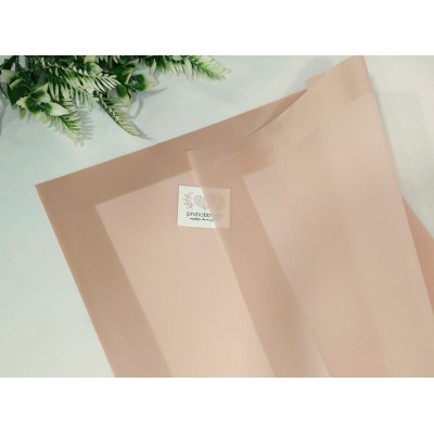 Плёнка для цветов матовая с широким кантом, 58*58 см, цвет нежно-розовый/пенка