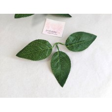 Лист розы, 3 штуки на ветке, цвет зелёный